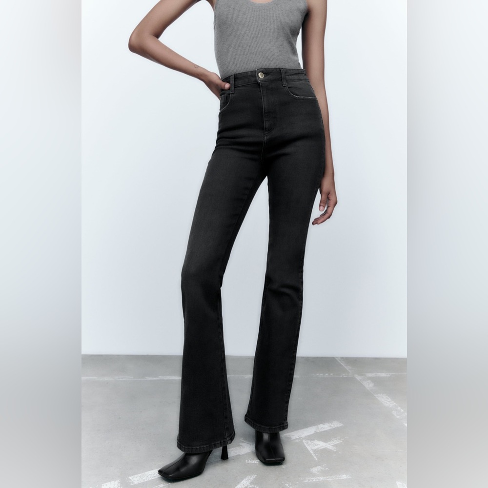 Zara High-Rise Full Length Flare Jeans size 6 US/EUR 38 NWT